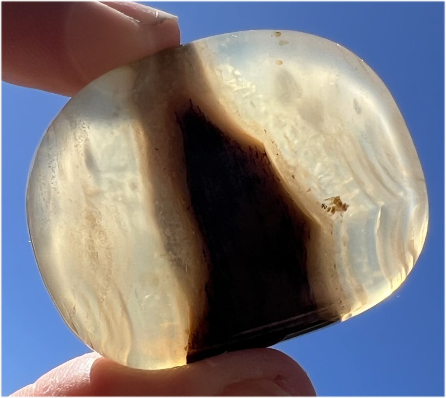 Beautifully Translucent AGATE Pocket / Palm Stone - Courage, Harmony