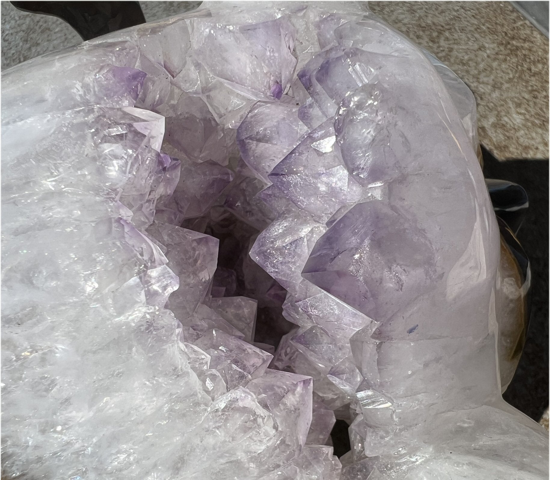 Amethyst Geode RAM Skull with Dendritic inclusions, Shimmery rainbows - Aries!