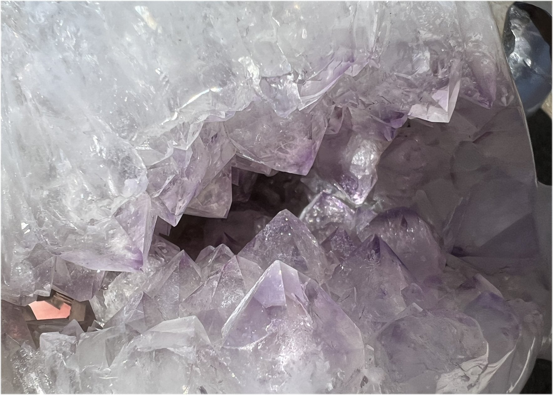 Amethyst Geode RAM Skull with Dendritic inclusions, Shimmery rainbows - Aries!